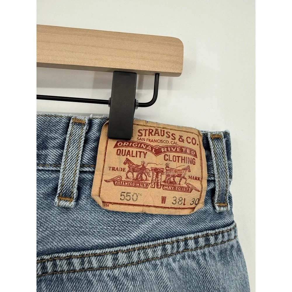 Levis 550 Jeans Mens 38x30 Blue Relaxed‎ Fit Medium Wash American Denim Spots